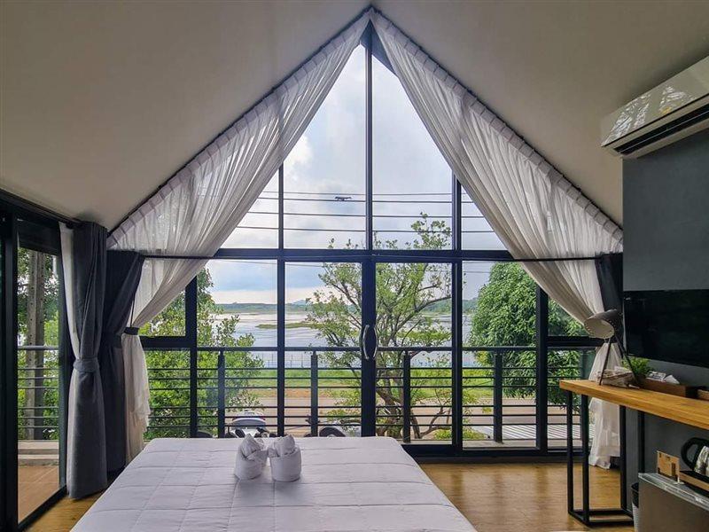 Canvas Family Home Trat Buitenkant foto