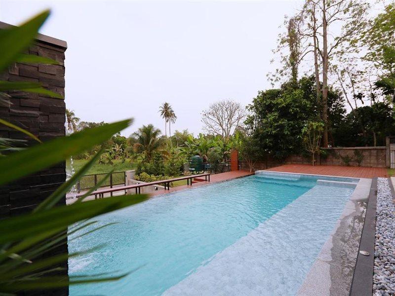 Canvas Family Home Trat Buitenkant foto