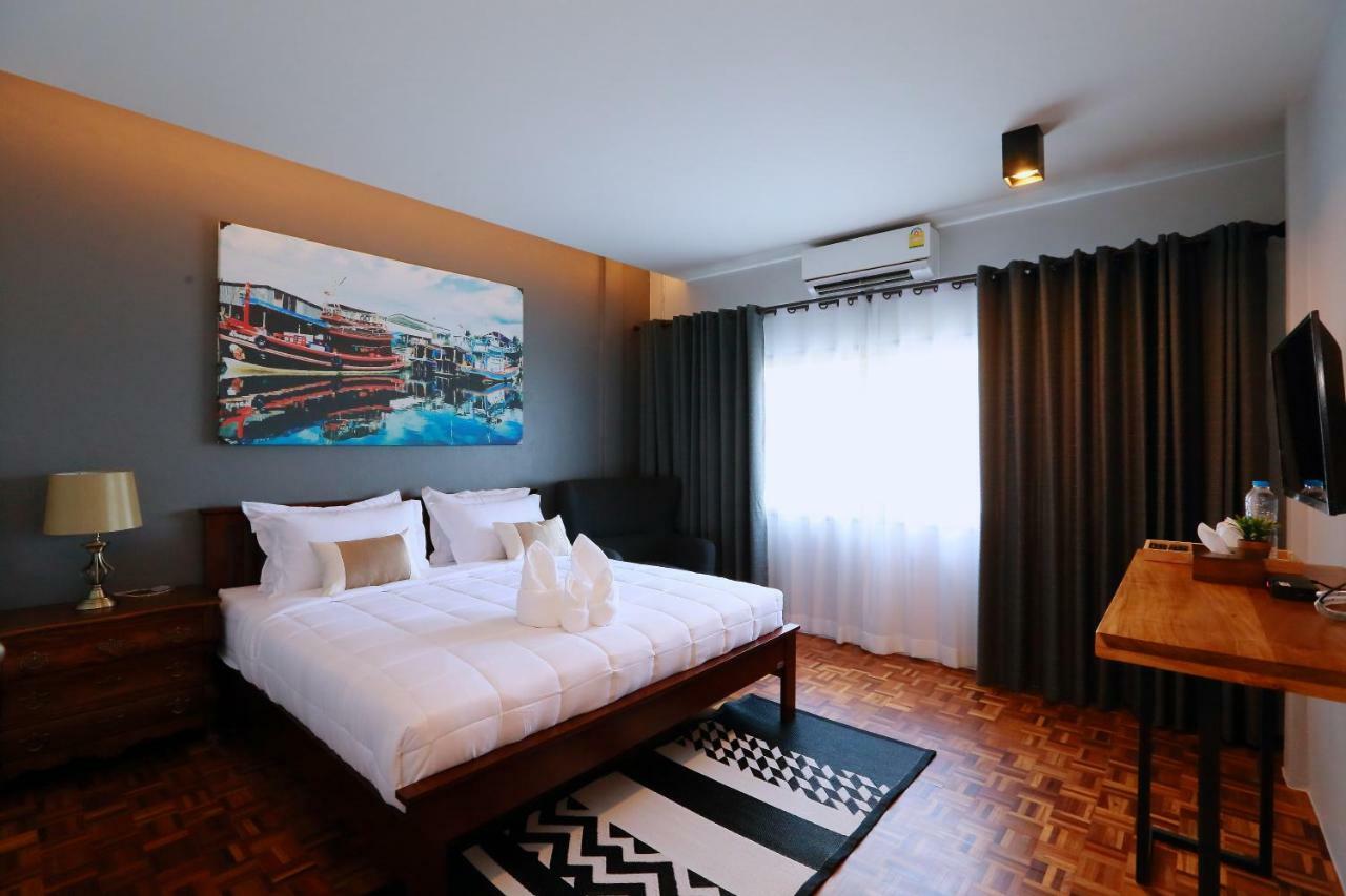 Canvas Family Home Trat Buitenkant foto