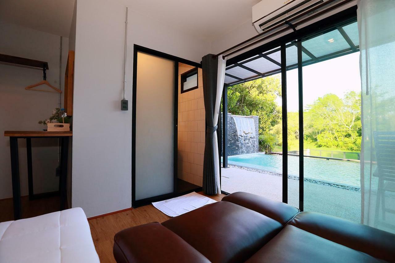 Canvas Family Home Trat Buitenkant foto