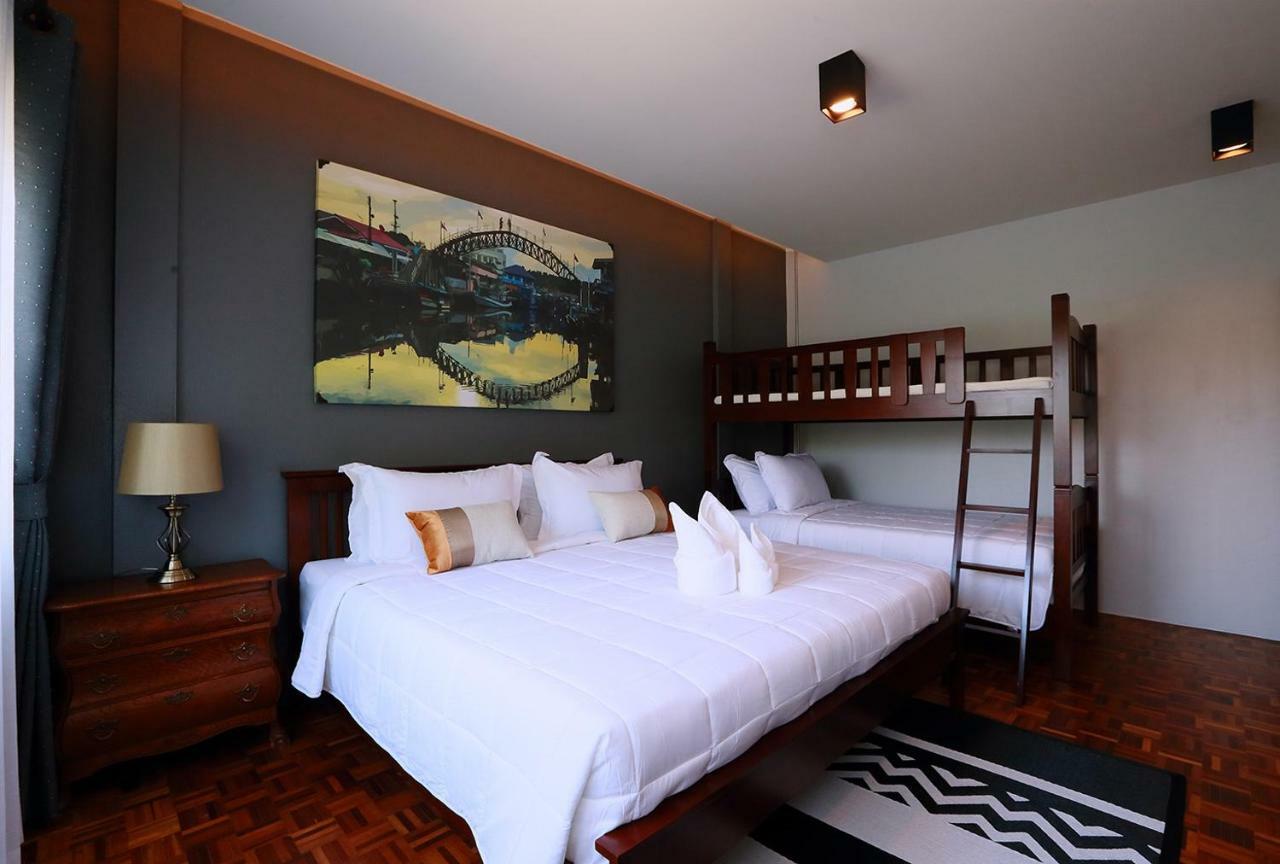 Canvas Family Home Trat Buitenkant foto
